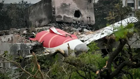 Families of Air India crash passengers sue aircraft giants Boeing and Honeywell